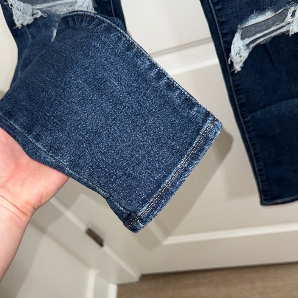 Levi’s Dark Blue Distressed Skinny Jeans - Picture 3 of 6